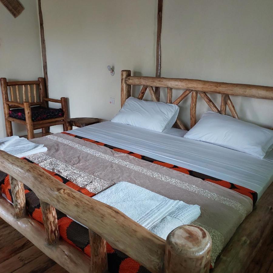 Songbird Safari Lodge & Campsite Katunguru Exterior foto